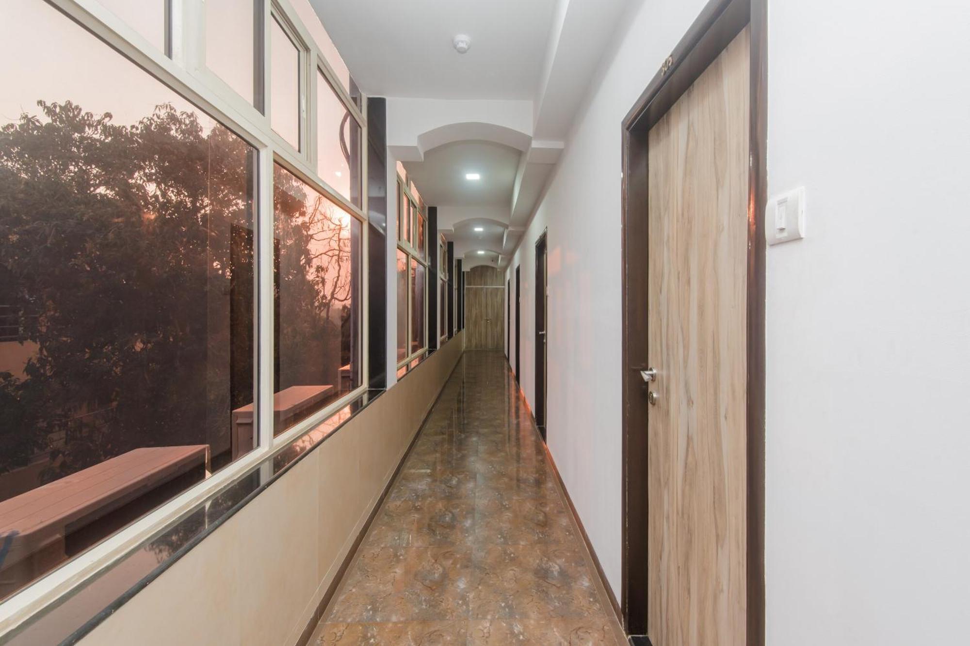 Super Hotel O Divine Residency Near Phoenix Marketcity Мумбаи Экстерьер фото
